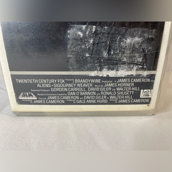 Aliens (VHS, 1986) Rental copy in clear clamshell case horror thriller sequel - Picture 2 of 7